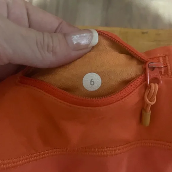 Lululemon - Picture 4 of 4